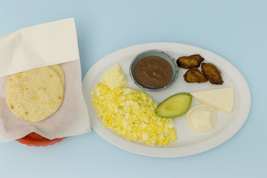 Desayuno huevos picados